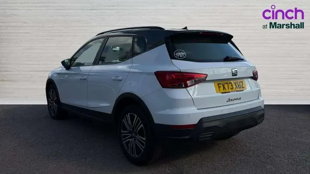 Used Seat Arona SE Technology 95 HP (69 kW) 2023 White SUV