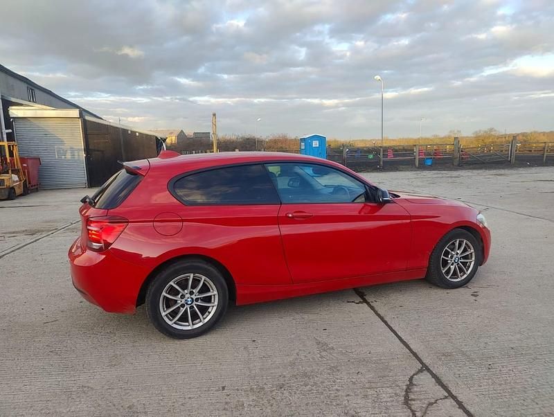 Used BMW 114 Sport Line 2014 Red Hatchback