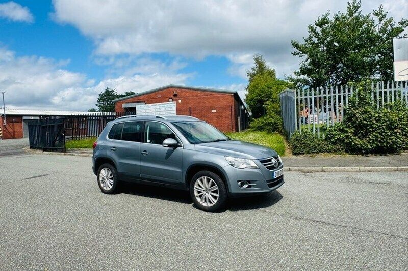 Grey Used 2010 VW Tiguan Sportline SUV | £2,995 (Good price) - Image 1/1