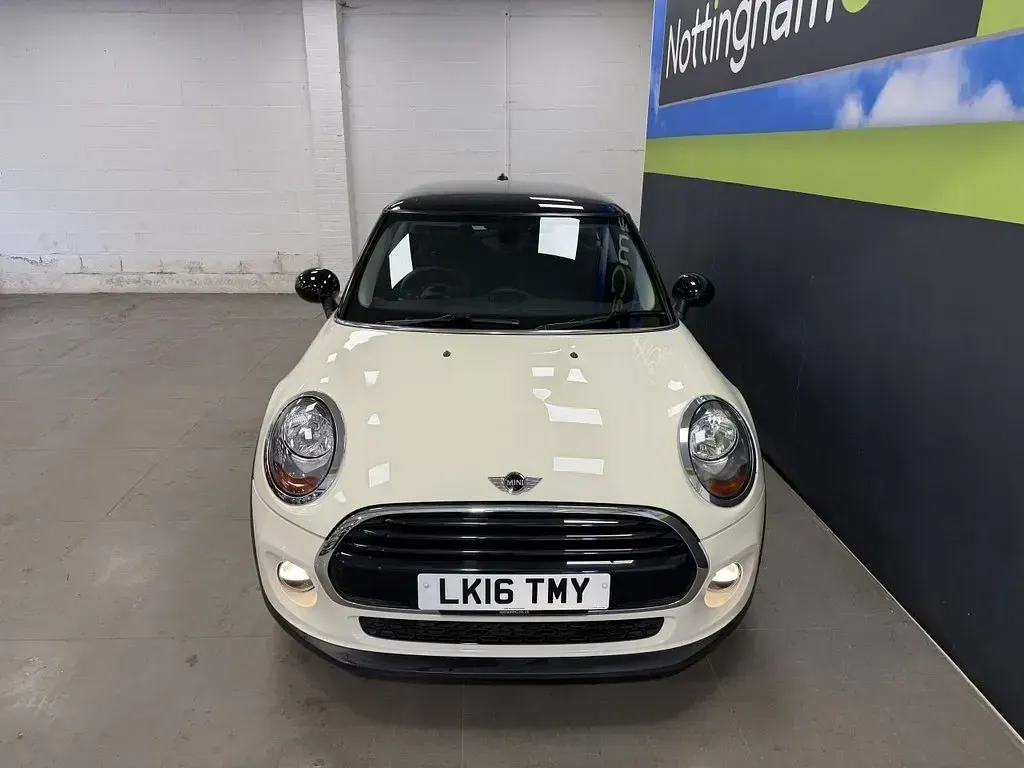 Used Mini Cooper Hatch 136 HP (100 kW) 2016 White Hatchback