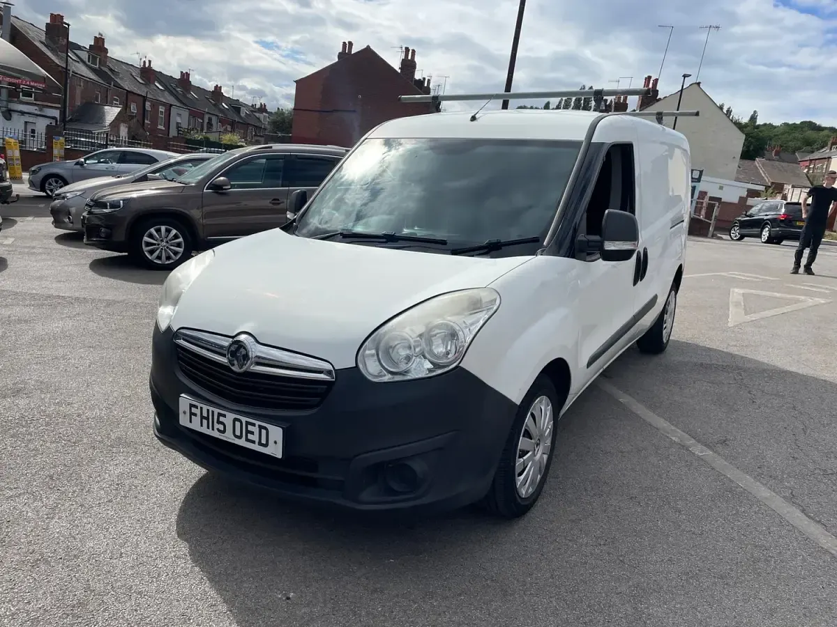 Used Vauxhall Combo 2015 White MPV