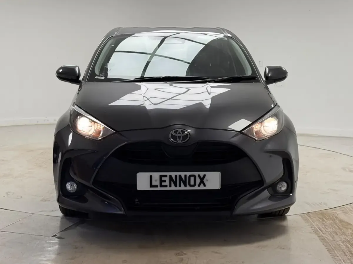 Second-hand Toyota Yaris Hybrid 2024 Gri Hatchback
