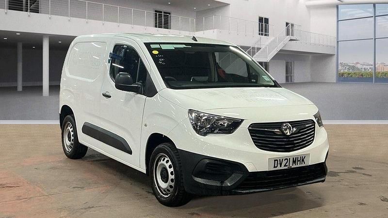 White Used 2021 Vauxhall Combo Van | £8,995 (Good price) - Image 1/4