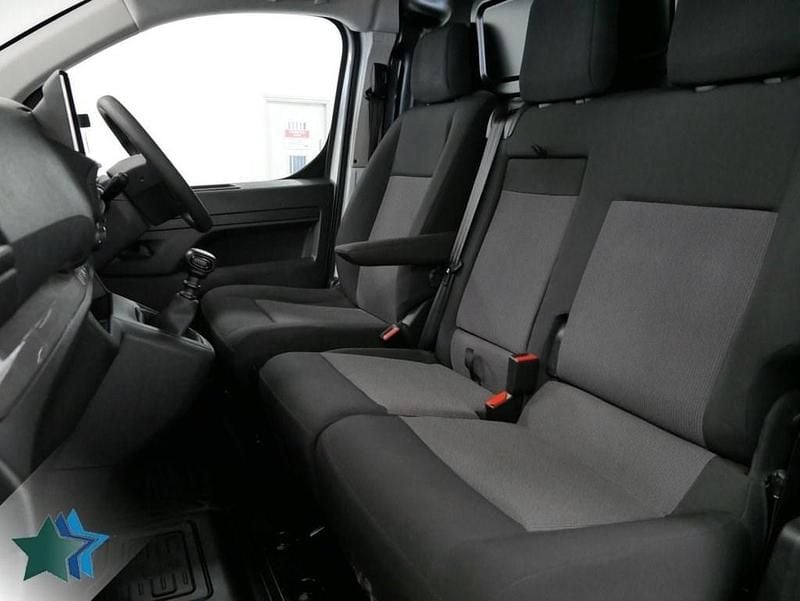 Used Toyota Proace Edition 145 HP (106 kW) 2024 White MPV