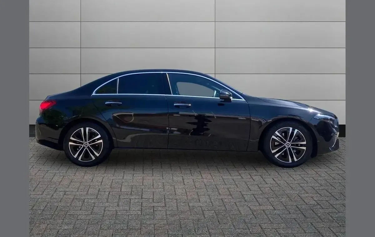 Used Mercedes A180 Executive 134 HP (98 kW) 2023 Black Sedan