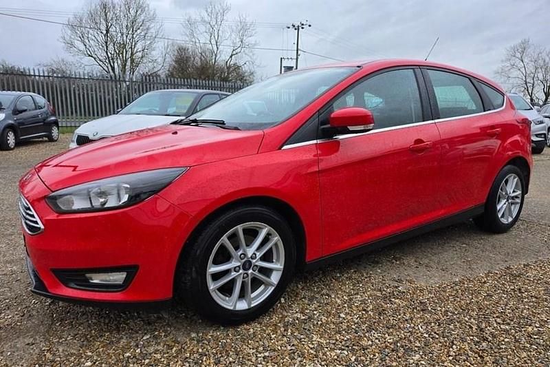 Used Ford Focus Zetec 2016 Red Hatchback