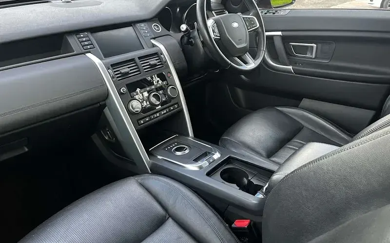 Used Land Rover Discovery Sport SE 241 HP (177 kW) 2019 Red SUV