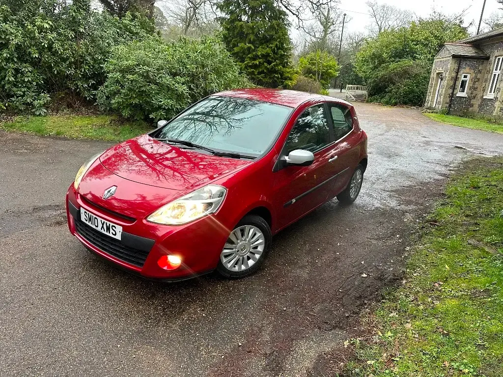 Used Renault Clio 2010 Red Hatchback