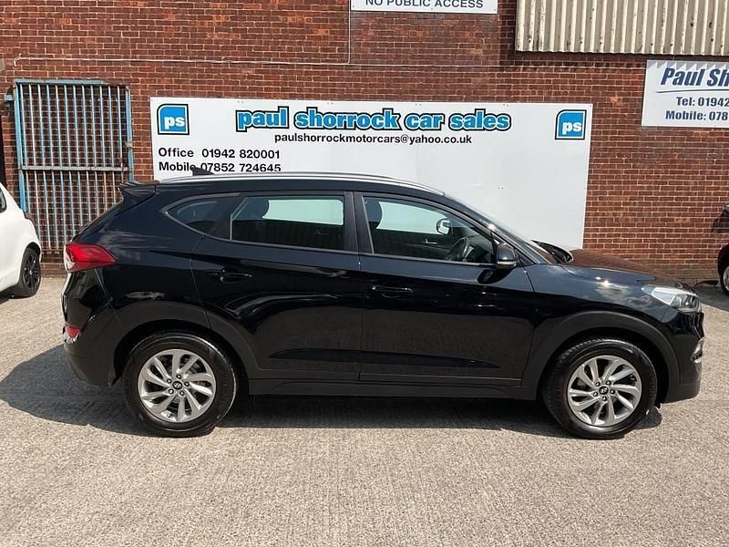 Black Used 2017 Hyundai Tucson SE SUV | £6,851 (Fair price) - Image 1/4