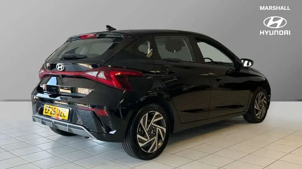 Used Hyundai i20 Advanced 100 HP (73 kW) 2025 Black Hatchback