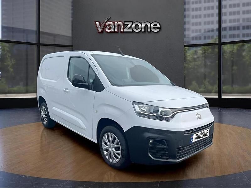 Not known Used 2024 Fiat Doblò S MPV | £16,495 (Fair price) - Image 1/4