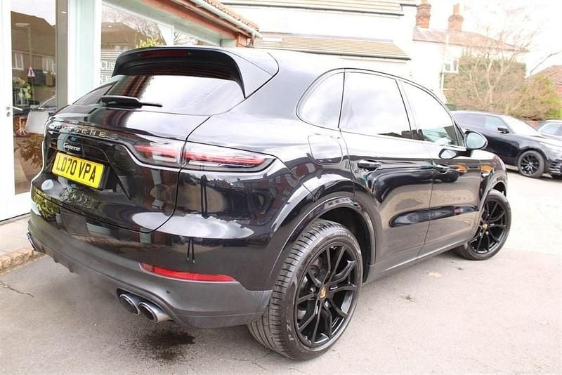 Used Porsche Cayenne 462 HP (339 kW) 2020 Black SUV