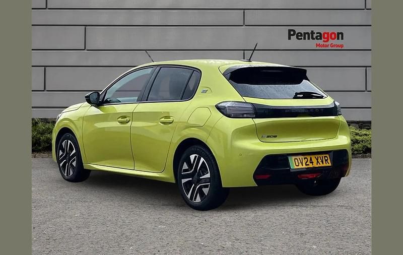 Used Peugeot e-208 Style 100 kW (136 HP) 2024 Yellow Hatchback
