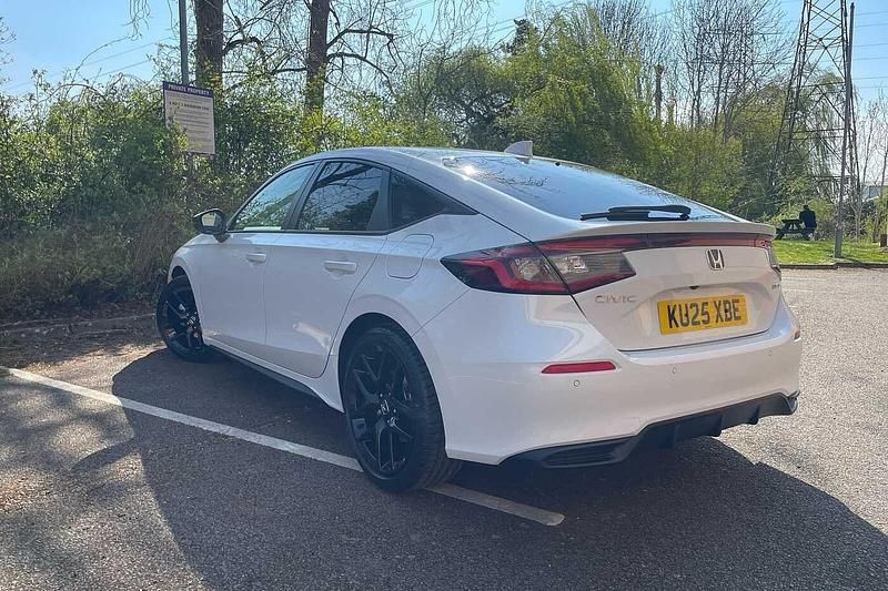 Used Honda Civic Sport 182 HP (133 kW) 2025 White Hatchback