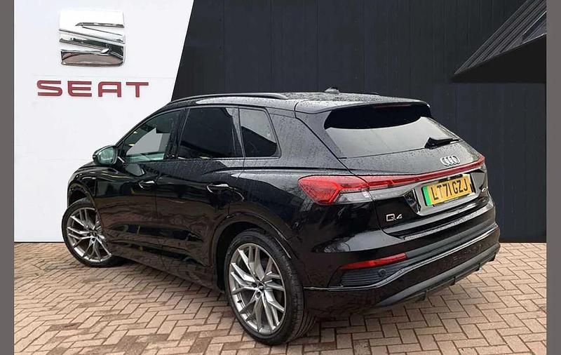 Used Audi Q4 e-tron Comfort 150 kW (204 HP) 2021 Black SUV