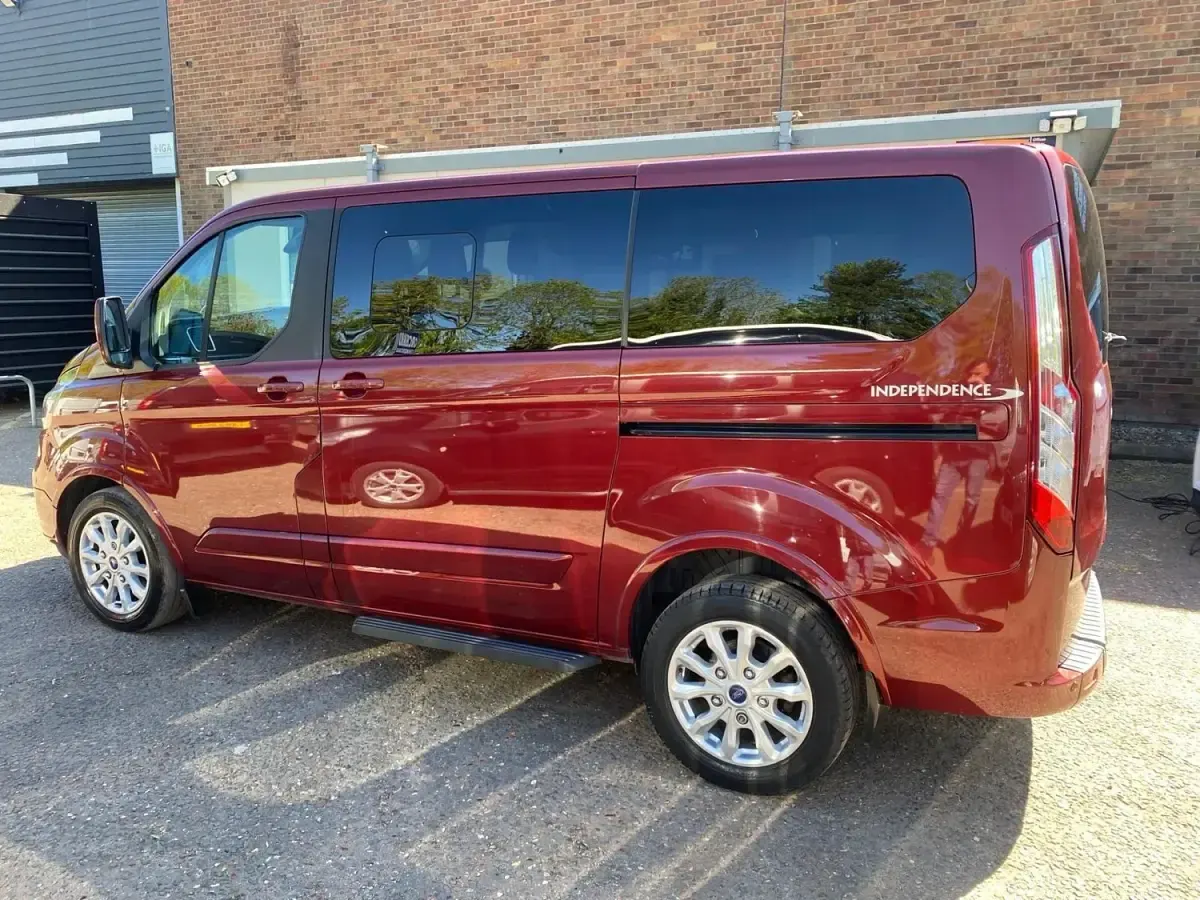 Usado Ford Tourneo Custom Titanium 2020 Vermelho Van