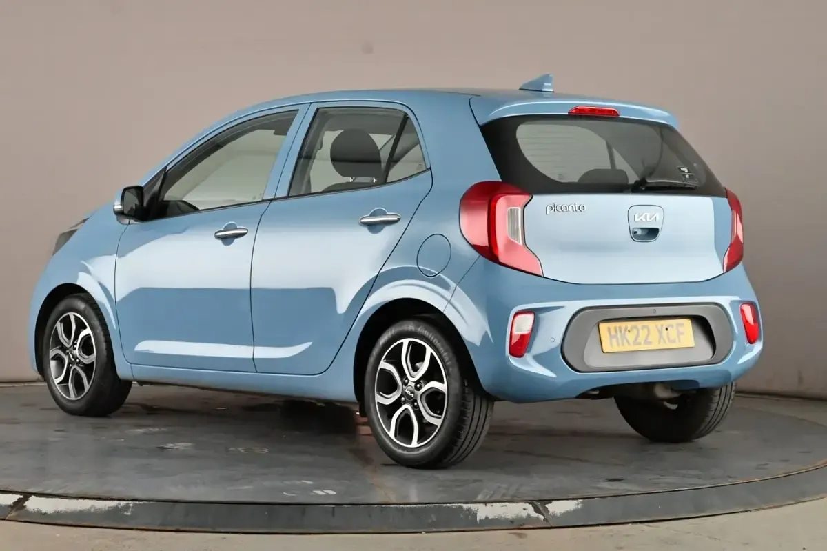 Used Kia Picanto 67 HP (49 kW) 2022 Blue Hatchback