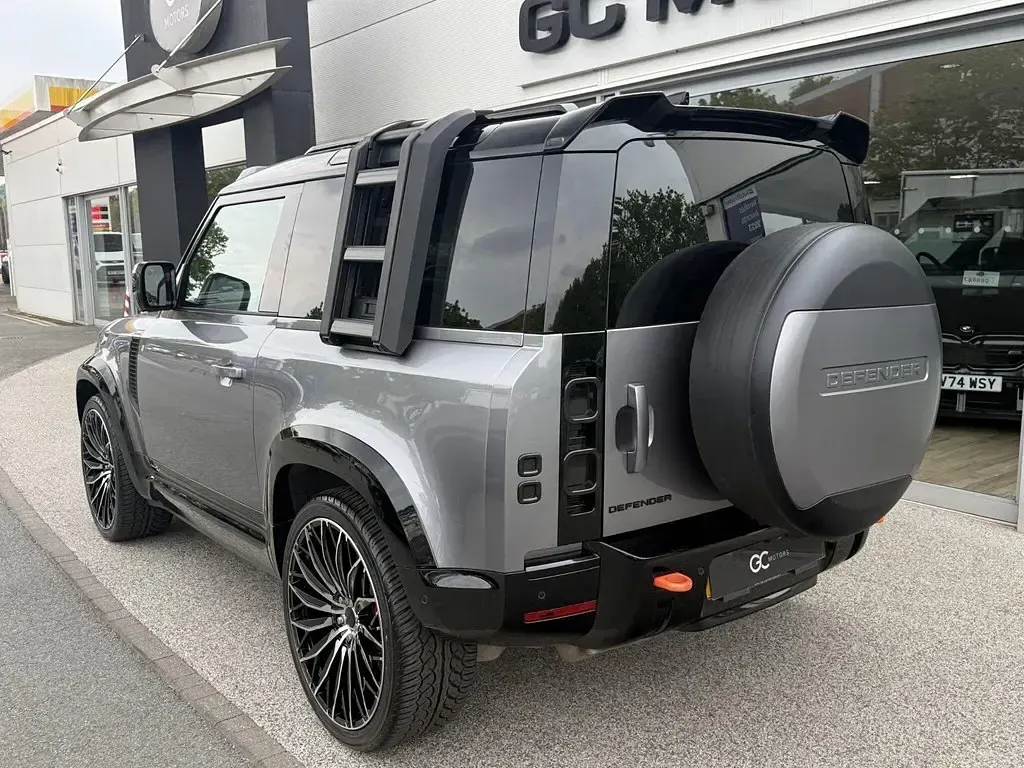 Usado Land Rover Defender S 300 HP (220 kW) 2024 Cinzento SUV