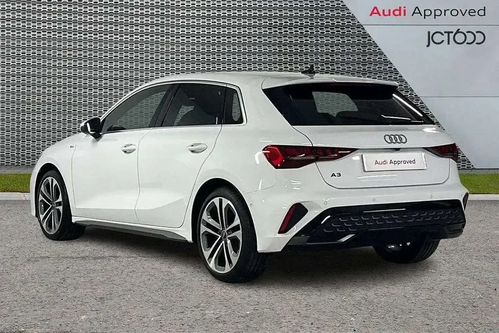 Used Audi A3 S-Line 113 HP (83 kW) 2026 White Hatchback