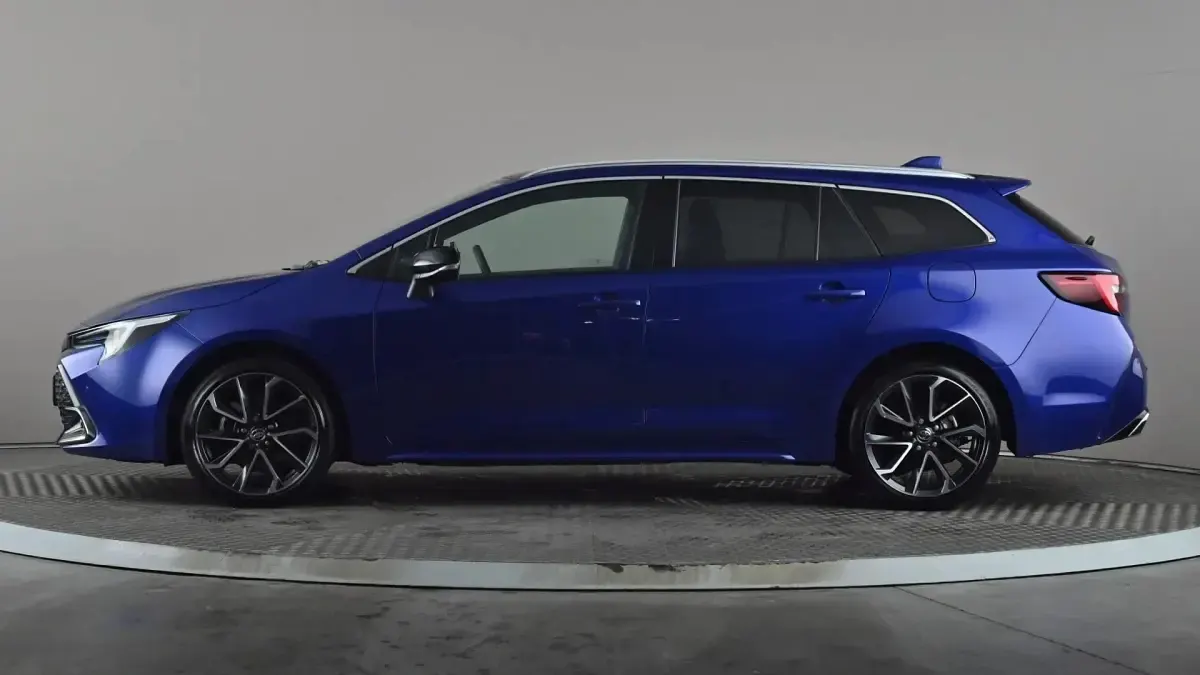 Used Toyota Corolla 178 HP (130 kW) 2025 Blue Estate