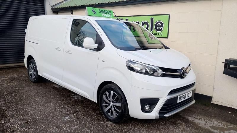 Used Toyota Proace Design 120 HP (88 kW) 2021 White MPV