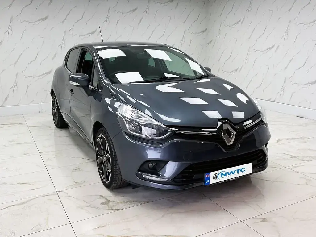 Begagnad Renault Clio IV Iconic 75 HK (55 kW) 2019 Grå Halvkombi
