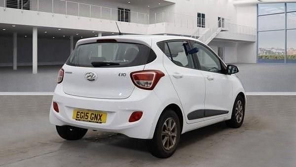 Used Hyundai i10 Premium 87 HP (63 kW) 2015 White Hatchback