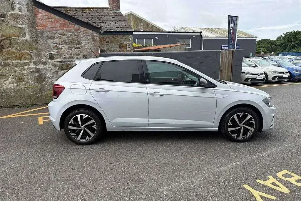 Used VW Polo Beats 95 HP (69 kW) 2019 Silver Hatchback