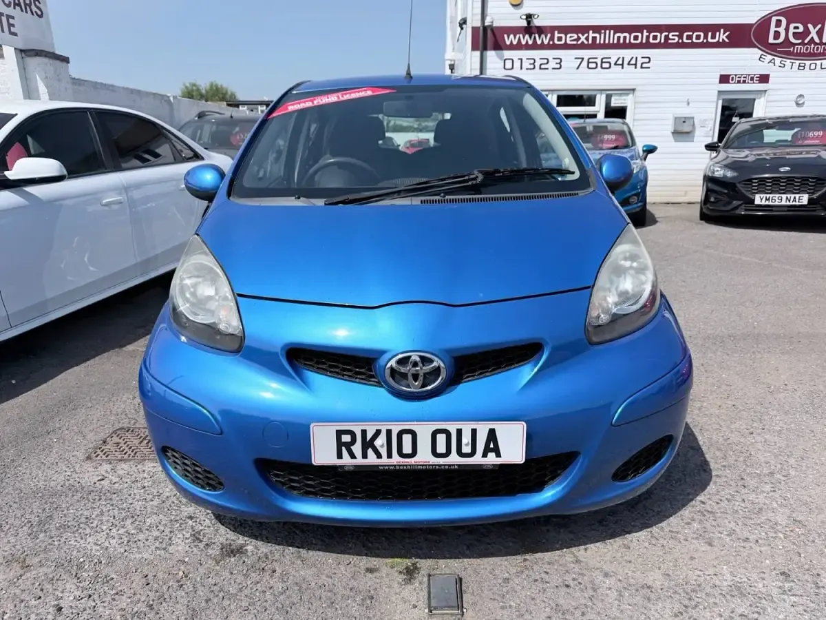 Begagnad Toyota Aygo 68 HK (50 kW) 2010 Blå Halvkombi