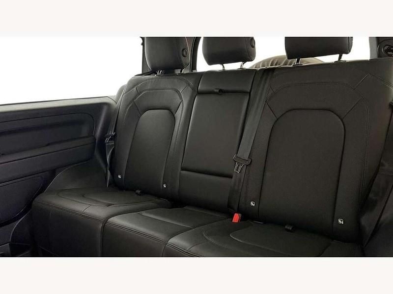 Usado Land Rover Defender HSE Dynamic 350 HP (257 kW) 2025 Preto SUV