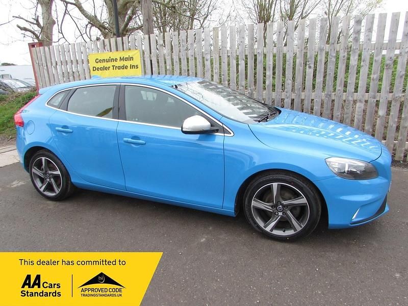 Used Volvo V40 R-Design 115 HP (84 kW) 2013 Blue Hatchback