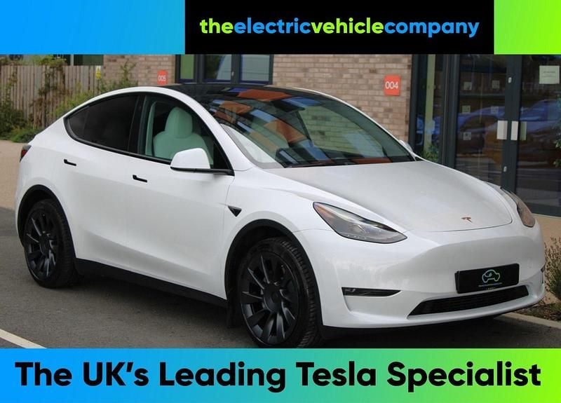 White Used 2023 Tesla Model Y Long Range AWD SUV | £30,995 (A bit pricey) - Image 1/3