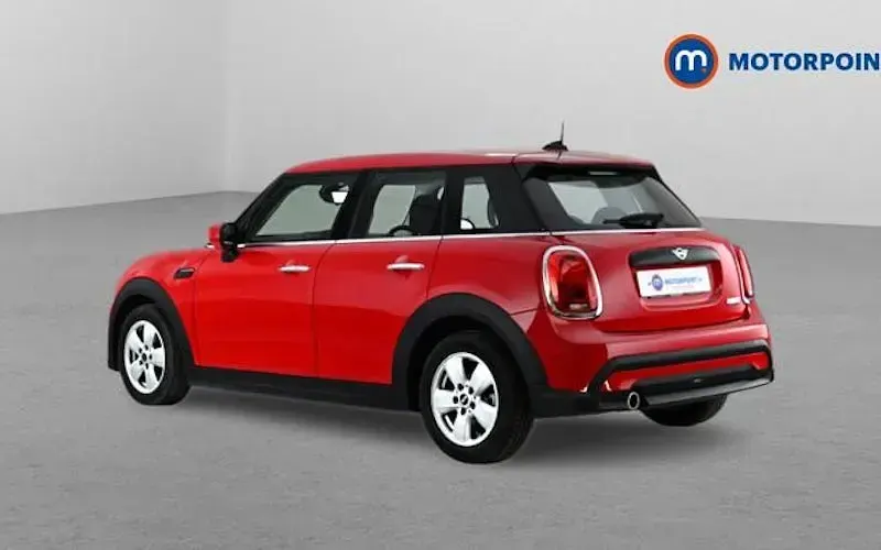 Used Mini Cooper Classic 136 HP (100 kW) 2022 Red Hatchback