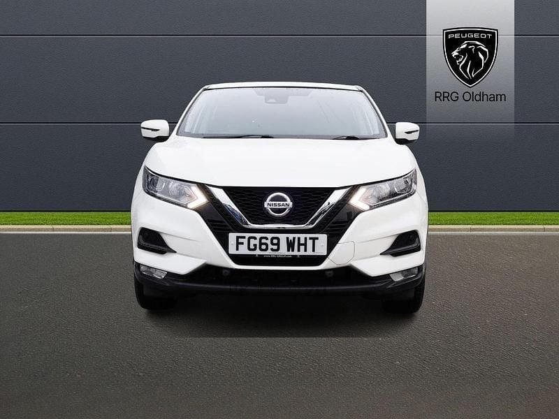 Used Nissan Qashqai Acenta Premium 113 HP (83 kW) 2019 White SUV