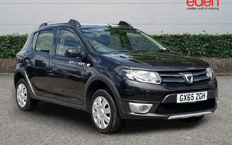 Used Dacia Sandero Lauréate 90 HP (66 kW) 2015 Hatchback