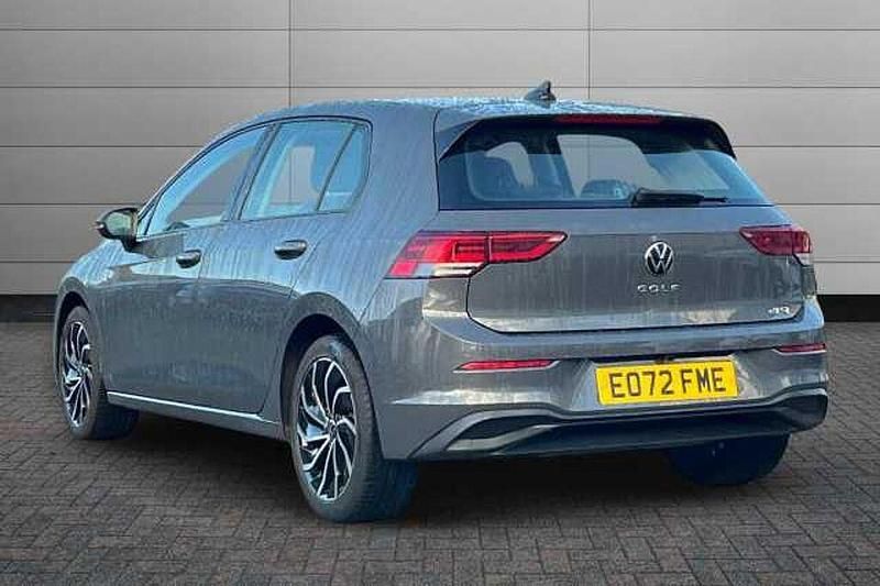 Used VW Golf VIII Life 150 HP (110 kW) 2023 Dolphin grey Hatchback