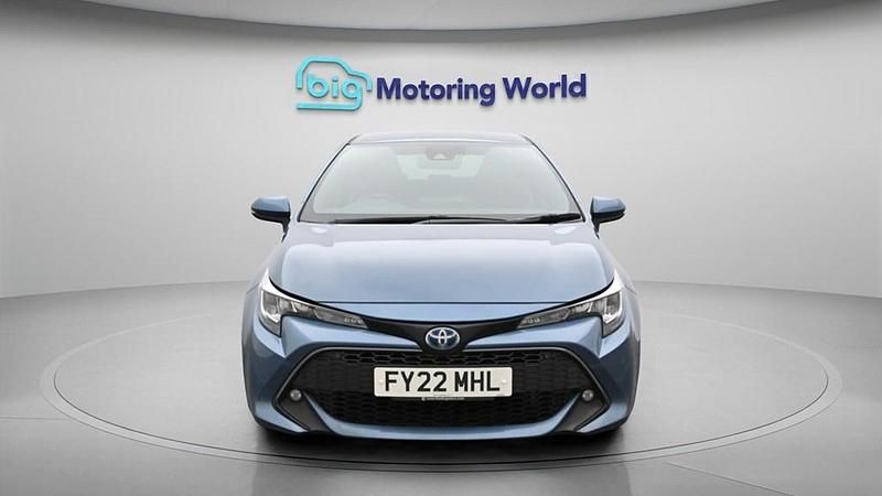 Usado Toyota Corolla Design 122 CV (89 kW) 2022 Azul Utilitario