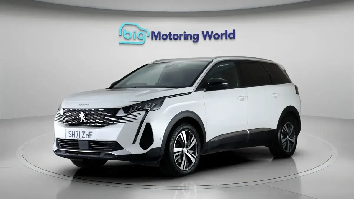 Used Peugeot 5008 Allure Premium 131 HP (96 kW) 2022 White SUV