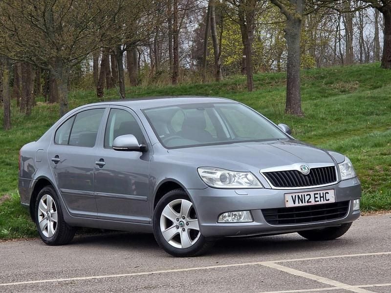 Used Skoda Octavia Elegance 105 HP (77 kW) 2012 Grey Hatchback