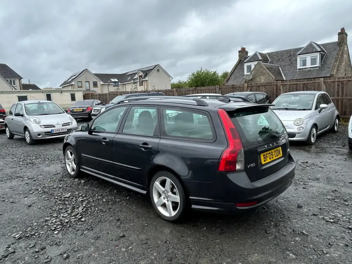 Used Volvo V50 136 HP (100 kW) 2009 Black Estate