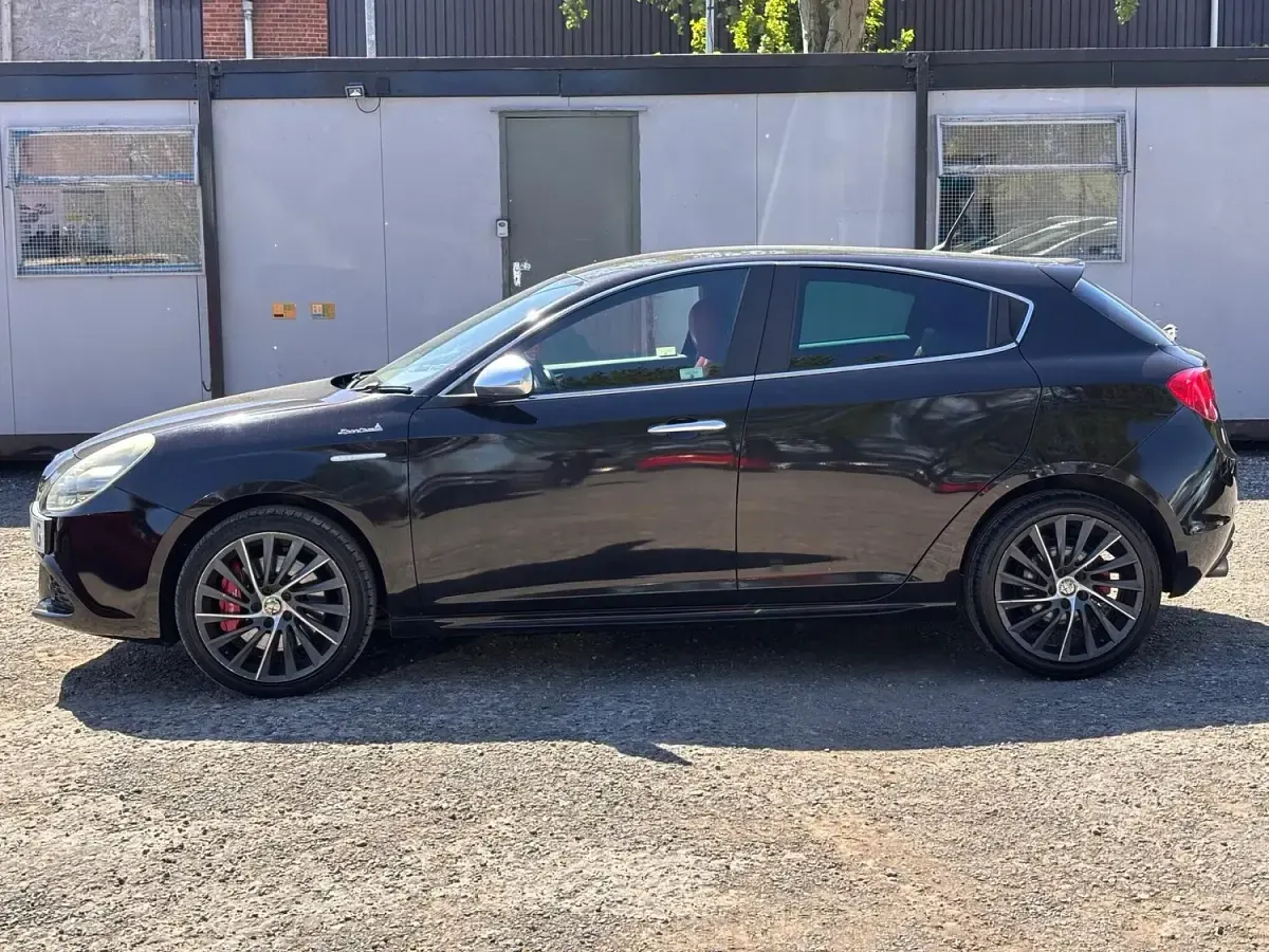 Used Alfa Romeo Giulietta 2013 Black Hatchback