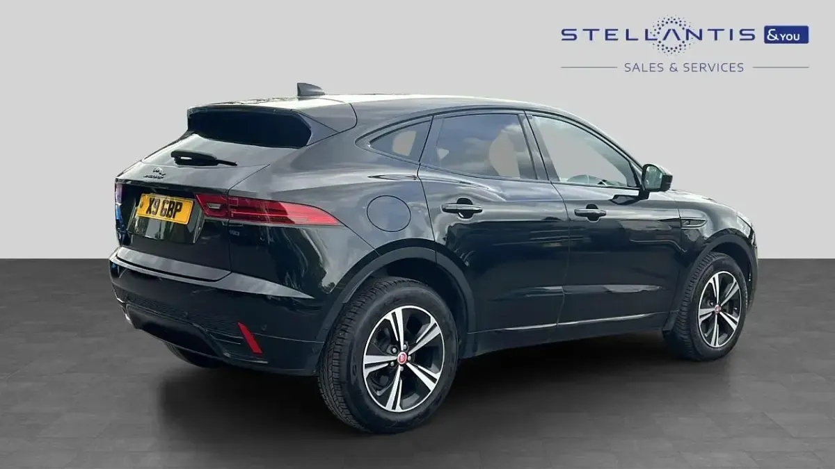 Usado Jaguar E-Pace R-Dynamic 161 HP (118 kW) 2021 Preto SUV