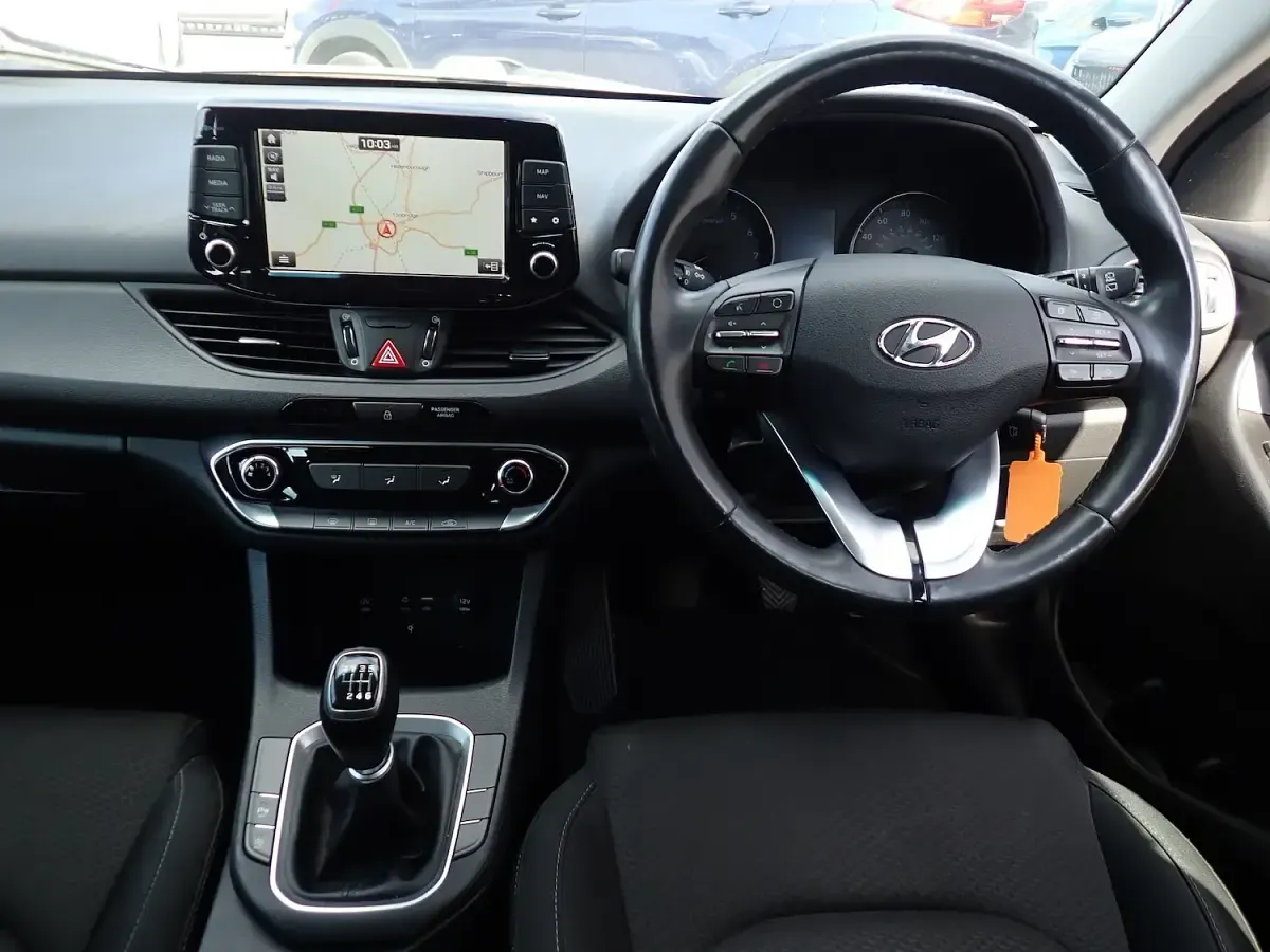 Used Hyundai i30 SE 120 HP (88 kW) 2017 Silver Hatchback