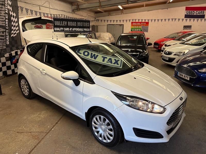 White Used 2013 Ford Fiesta Style Hatchback | £3,995 (Fair price) - Image 1/4