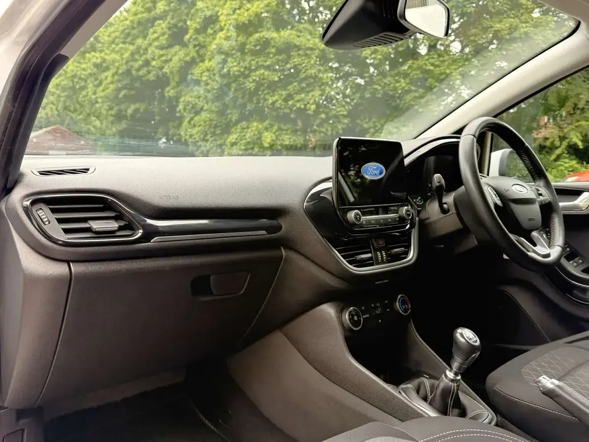Used Ford Fiesta Active 125 HP (91 kW) 2019 White Hatchback