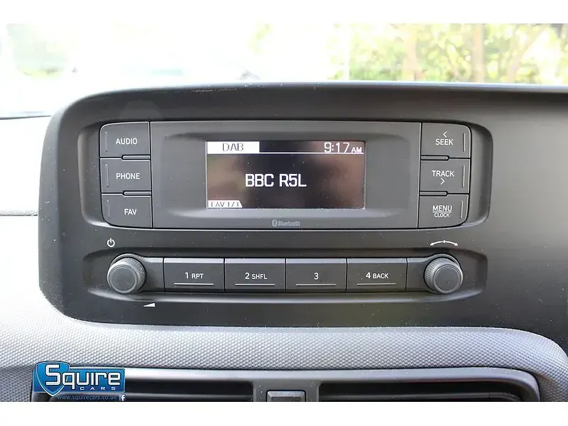 Used Hyundai i10 SE 67 HP (49 kW) 2023 Turquoise Hatchback