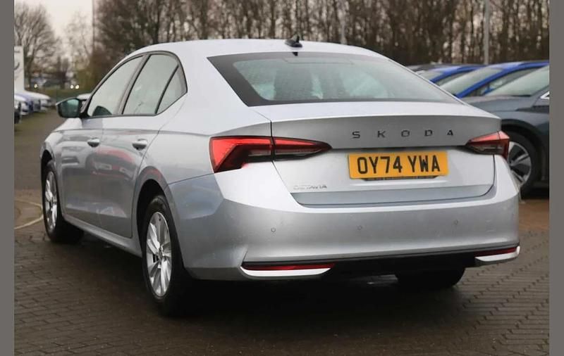 Used Skoda Octavia SE Technology 113 HP (83 kW) 2024 Brilliant silver metallic Hatchback