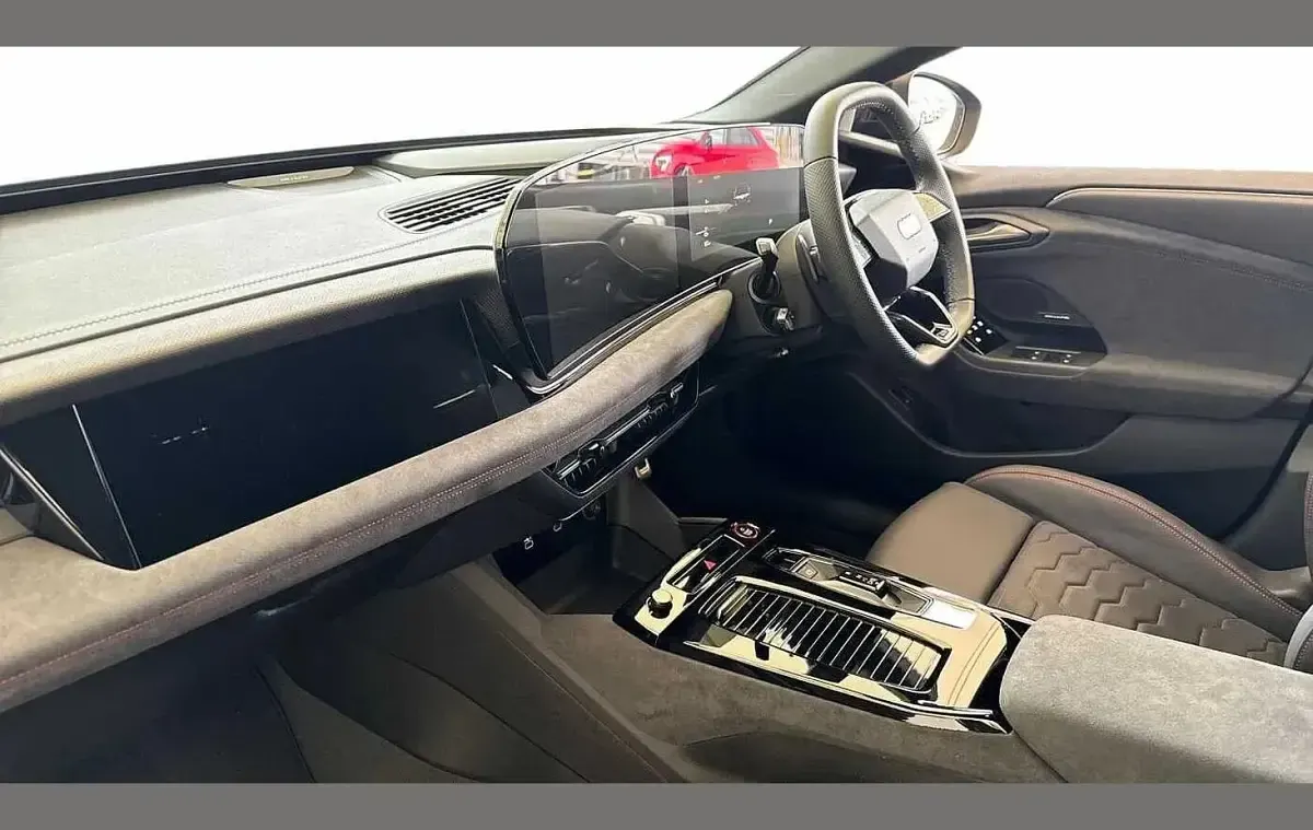 Novo Audi A6 e-tron Comfort 206 kW (281 HP) 2026 Cinzento Citadino