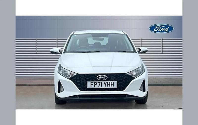 Used Hyundai i20 SE 100 HP (73 kW) 2022 White Hatchback