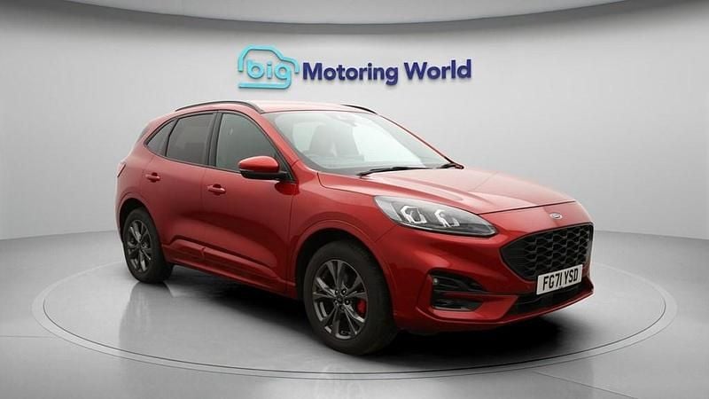 Used Ford Kuga ST-Line 225 HP (165 kW) 2021 Red SUV